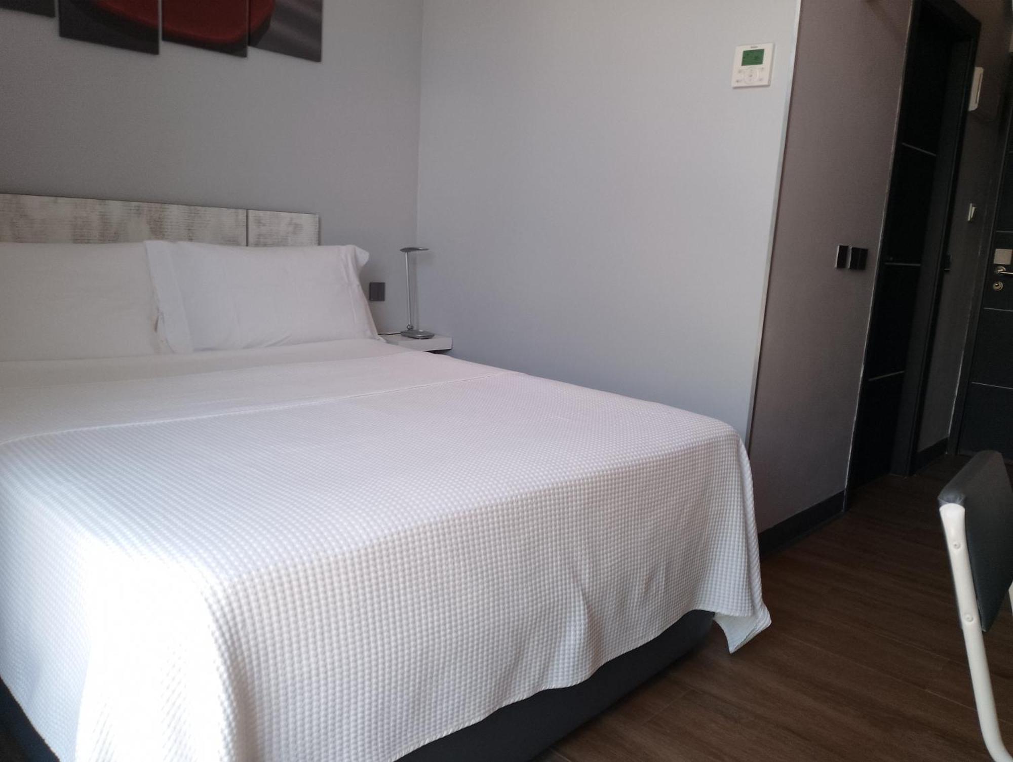 H La Cabana Pozuelo de Alarcón Exterior foto